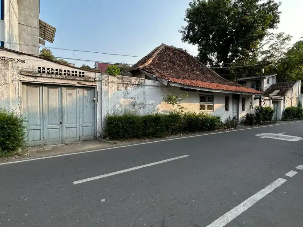 JUAL MURAH HITUNG TANAH SAJA! RUMAH TUA DI SAMANHUDI PASAR BARU JAKARTA PUSAT