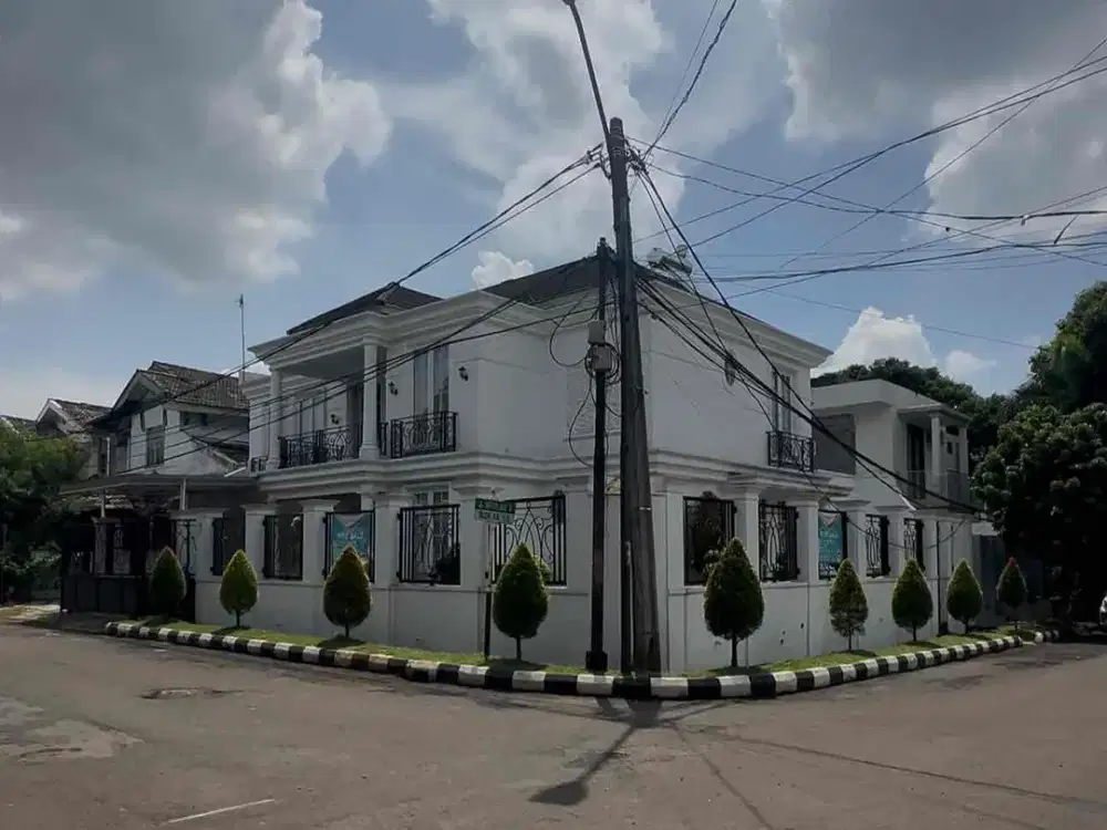 Rumah hoek mewah sangat bagus dan homie banget di dlm cluster.