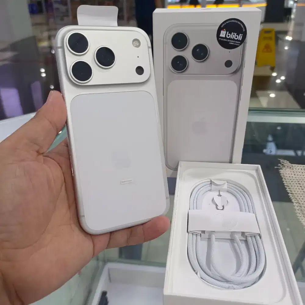 17 Pro 256 silver iBox Bh 100 own box