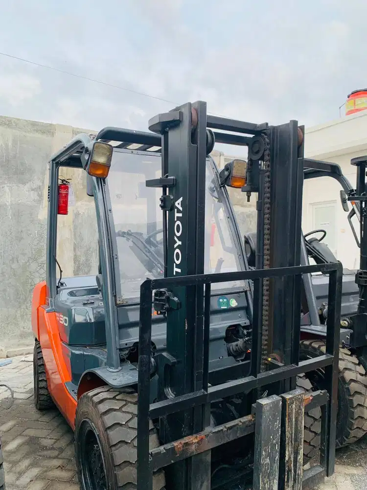 TOYOTA 3 TON MAST 3 METER STD