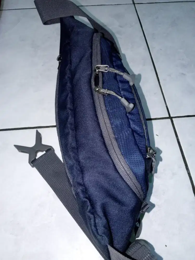 Tas selempang FORESTER