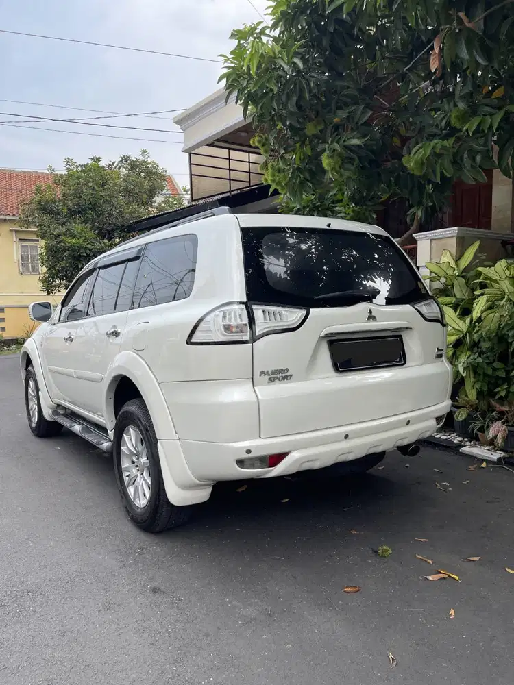 Mitsubishi Pajero (2011) 2.5  Exceed Solar-AT