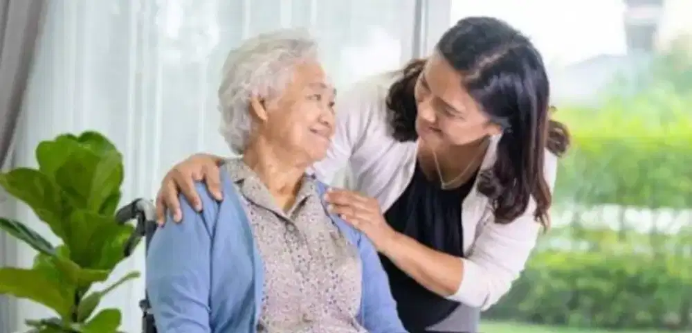 Caregiver Lansia Laki-laki