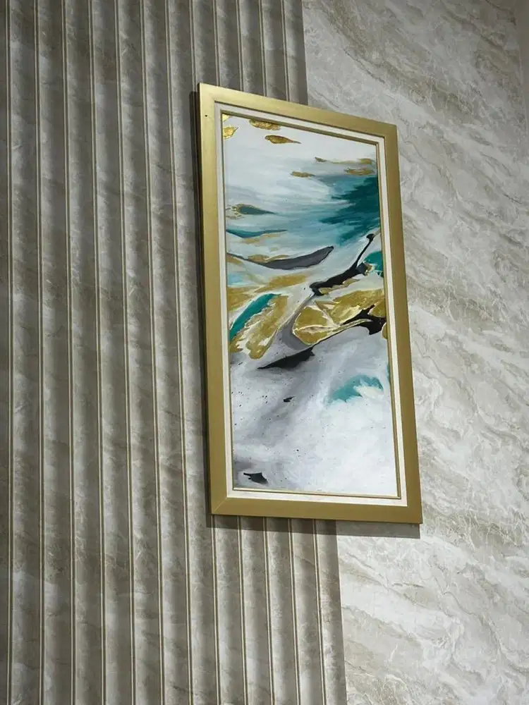 Lukisan abstrak gradasi emas