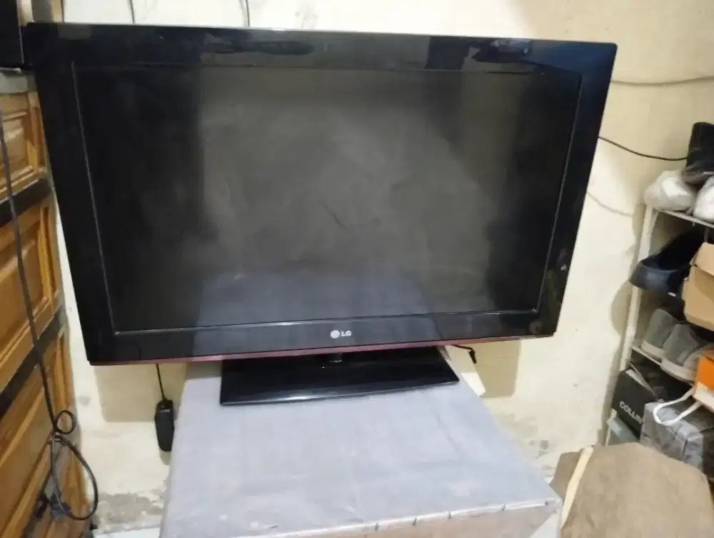 Jual tv bekas LCD merek LG 32'n