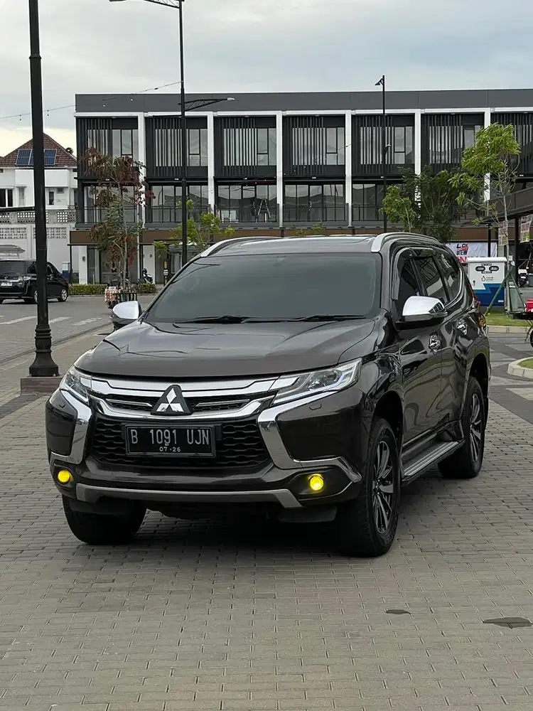 Jeep Solar bertenaga untuk segala medan Pajero Dakar Diesel AT 2016