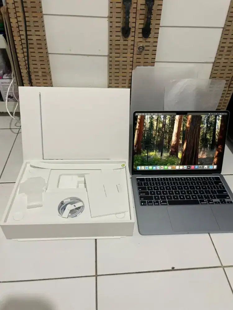 Macbook air m4 13inch 16/512 ibox