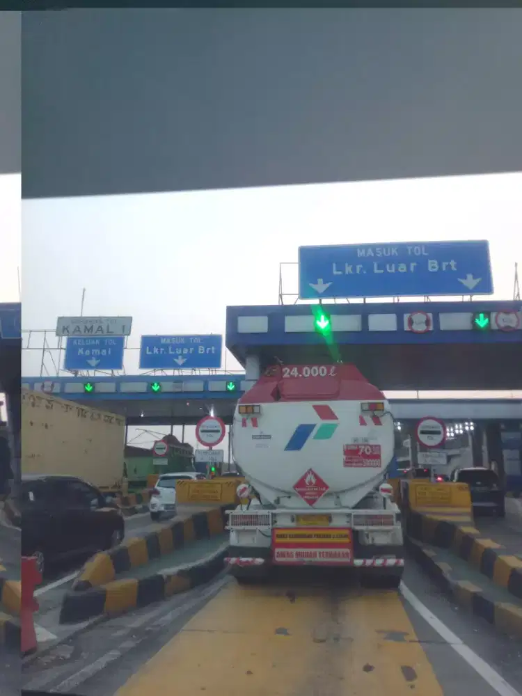 Cari pekerjaan driver mobil barang