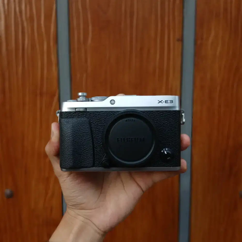 FUJIFILM X-E3 SILVER ARGENT MULUS FULLSETBOX LIKE NEW