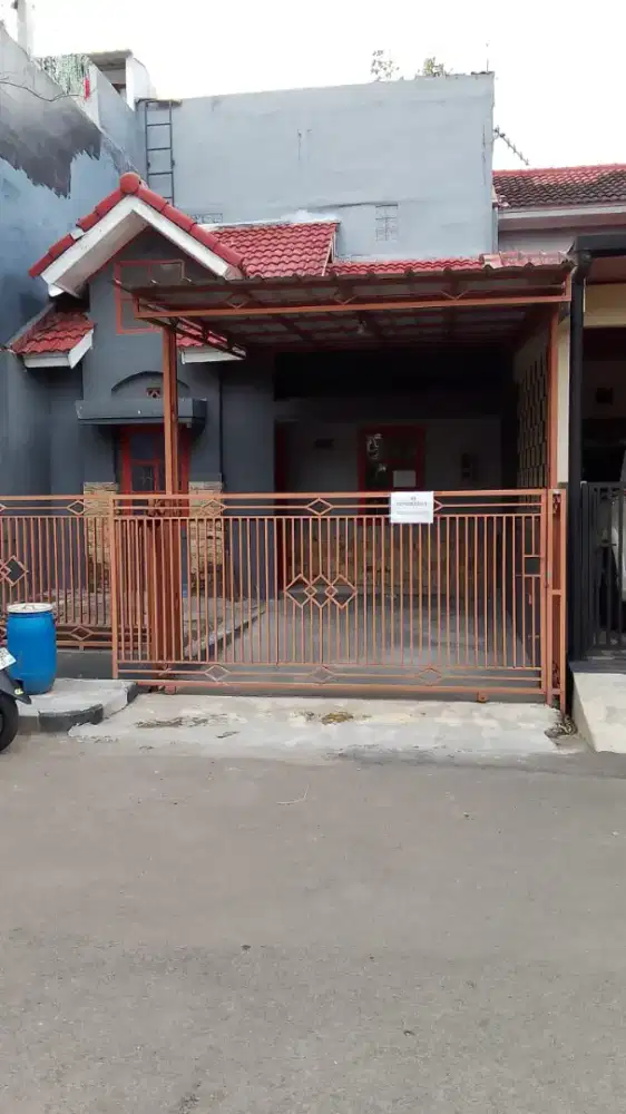 Disewakan rumah per tahun dikomplek Adipura 2 Gedebage kota Bandung