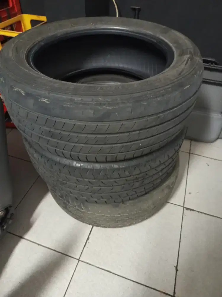 Dijual Ban 235/55/R18