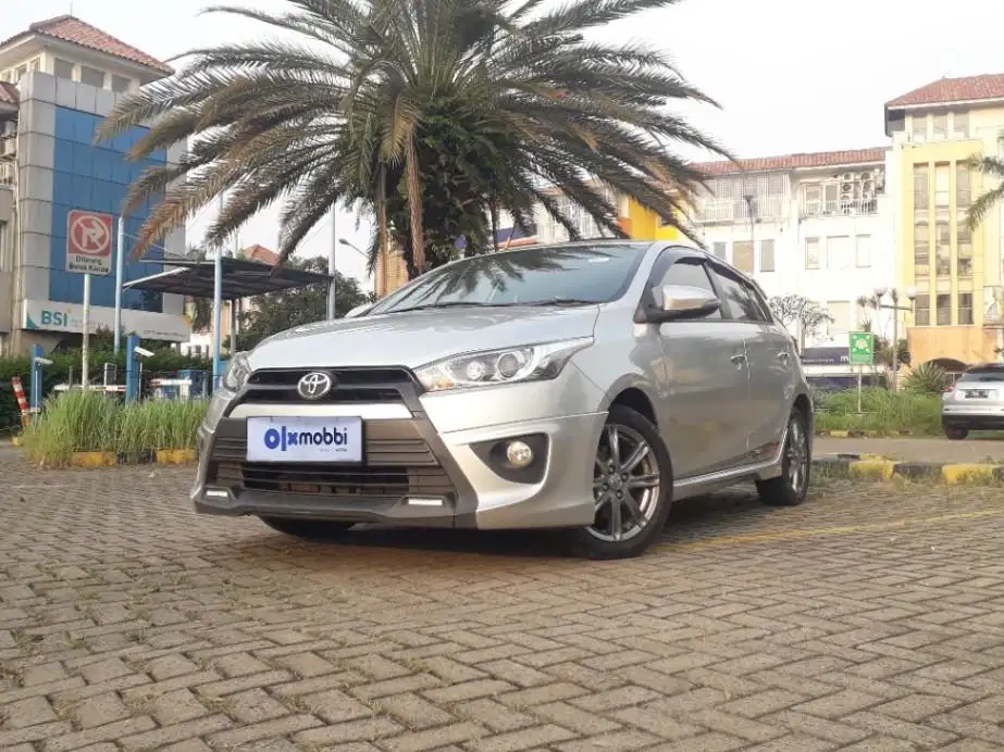 TDP 7,JT Toyota Yaris 1.5 TRD Sportivo Bensin-AT Silver 2015