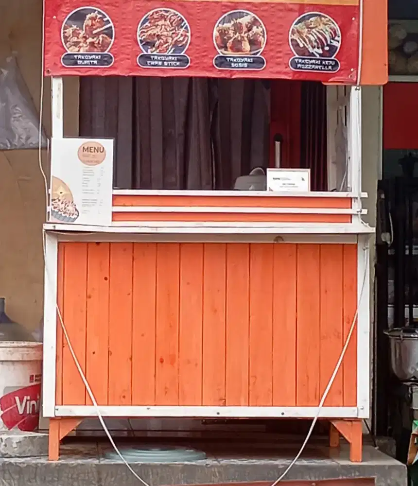 Booth beserta Terpal