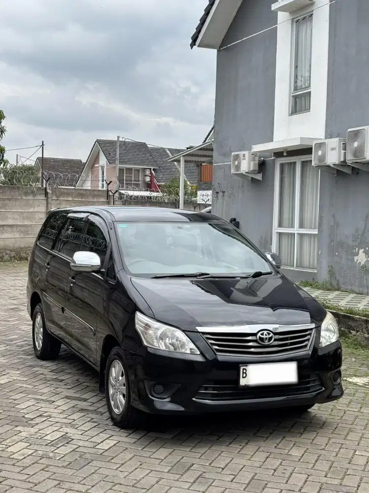 Toyota Kijang Innova E Diesel M/T 2013