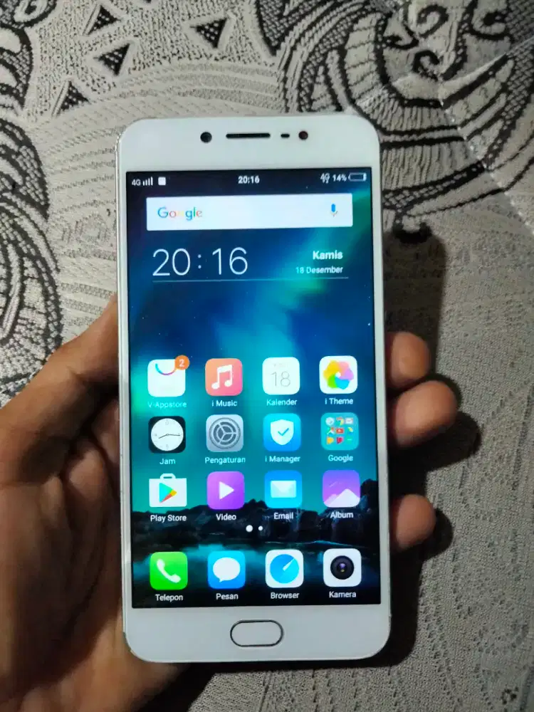 Vivo V5 4/32 Hp+charger