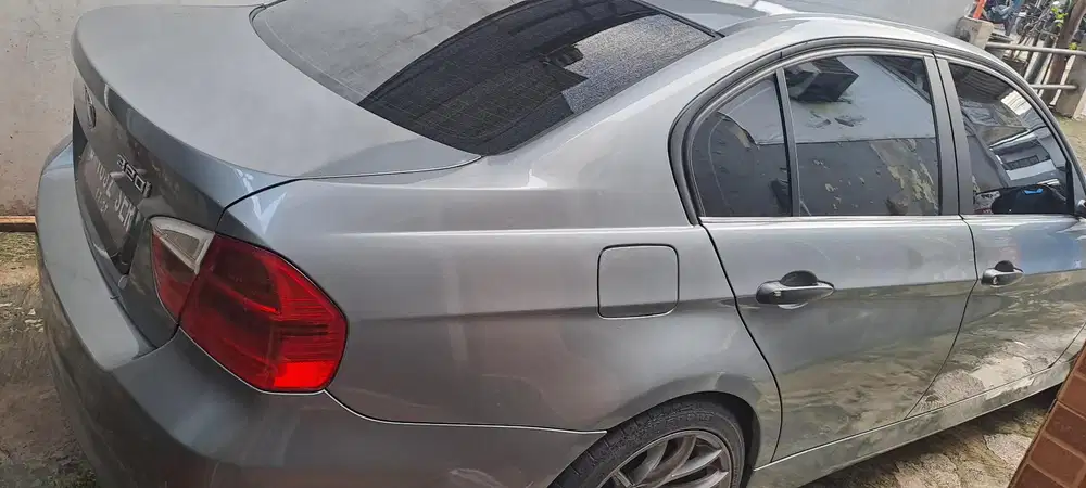 BMW 320i 2005 Bensin