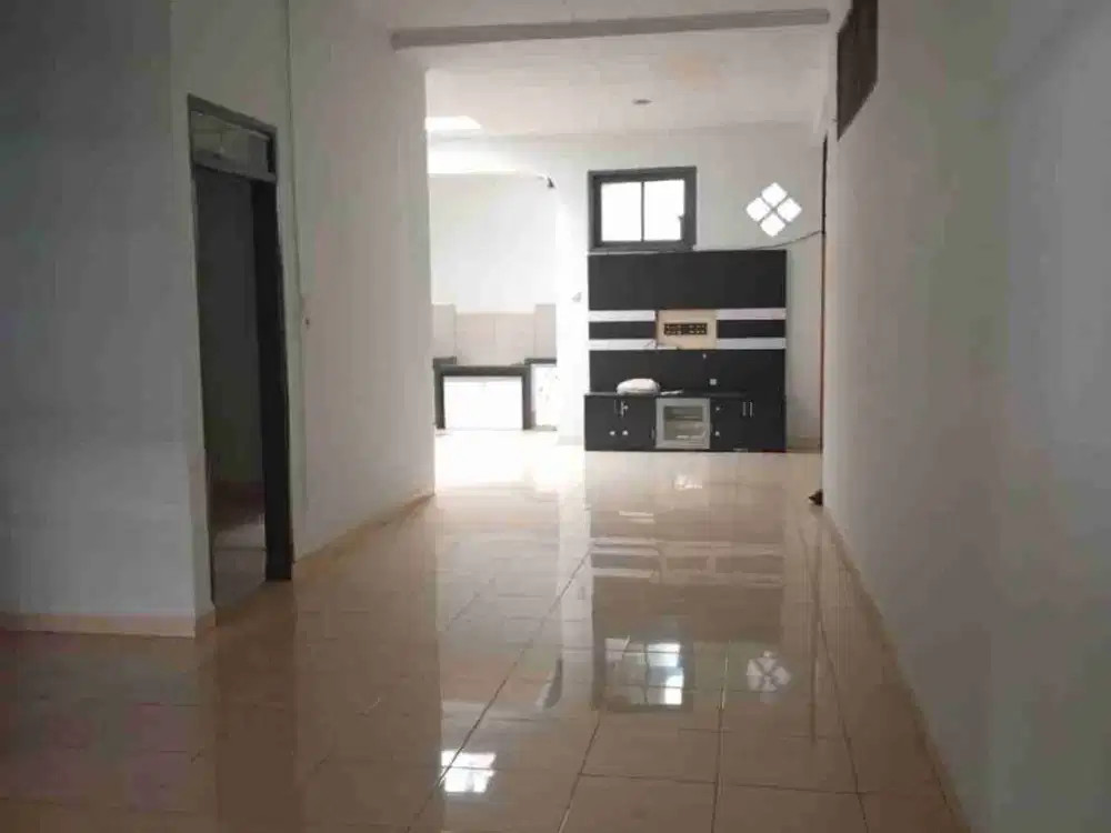 Disewakan Rumah di Taman Kopo Indah 3