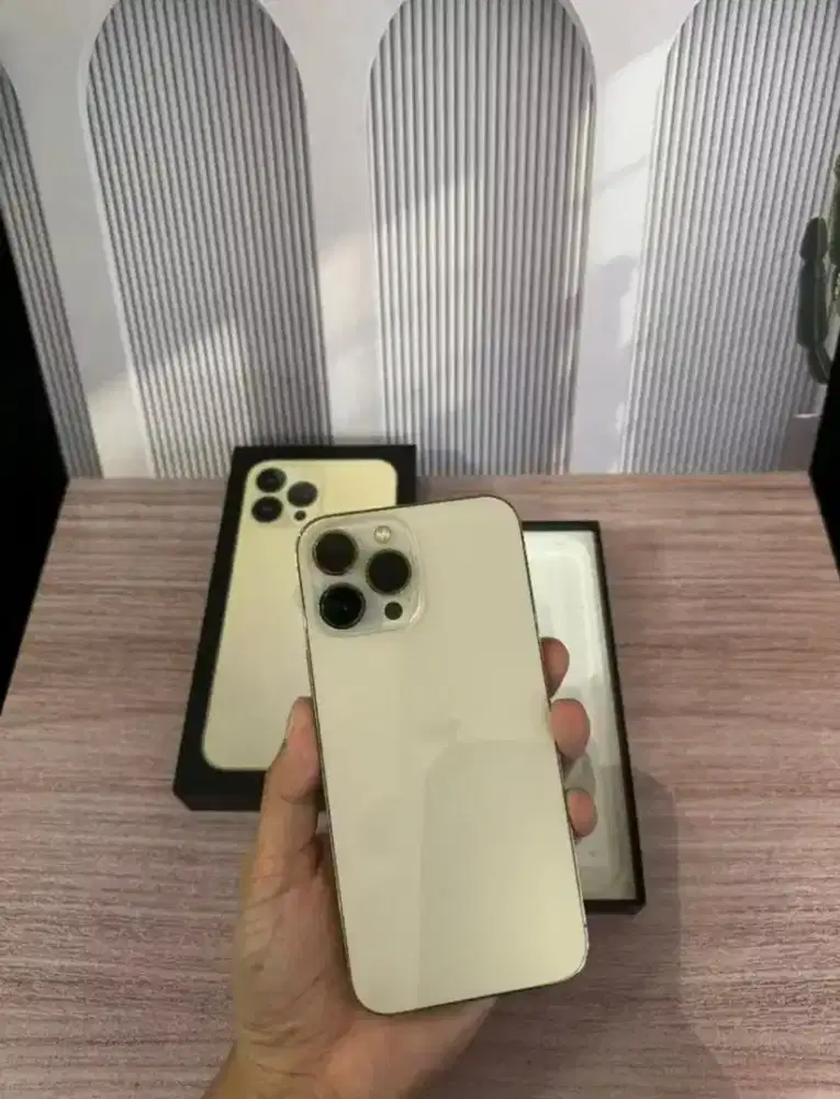 iPhone 13promax gold like new