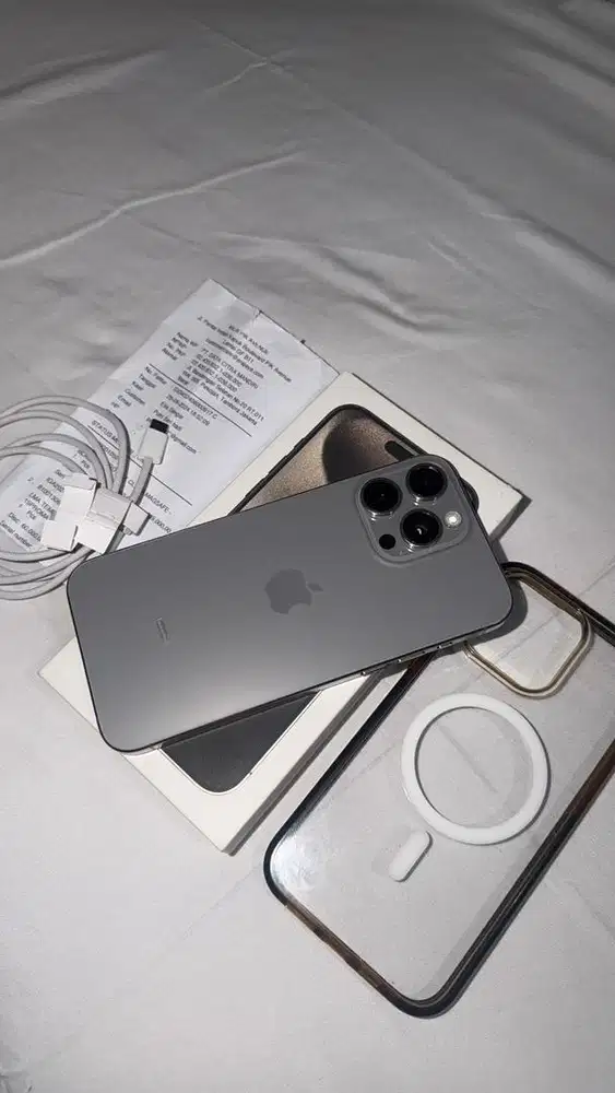 Di jual iphone 15 promax 256 GB