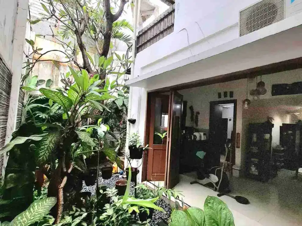 Dijual
Rumah asri 2 lt bernuansa Indonesia di Janur Hijau