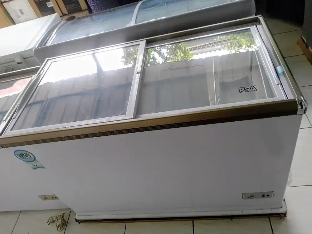 Freezer Sliding/kaca RSA 300 Liter
