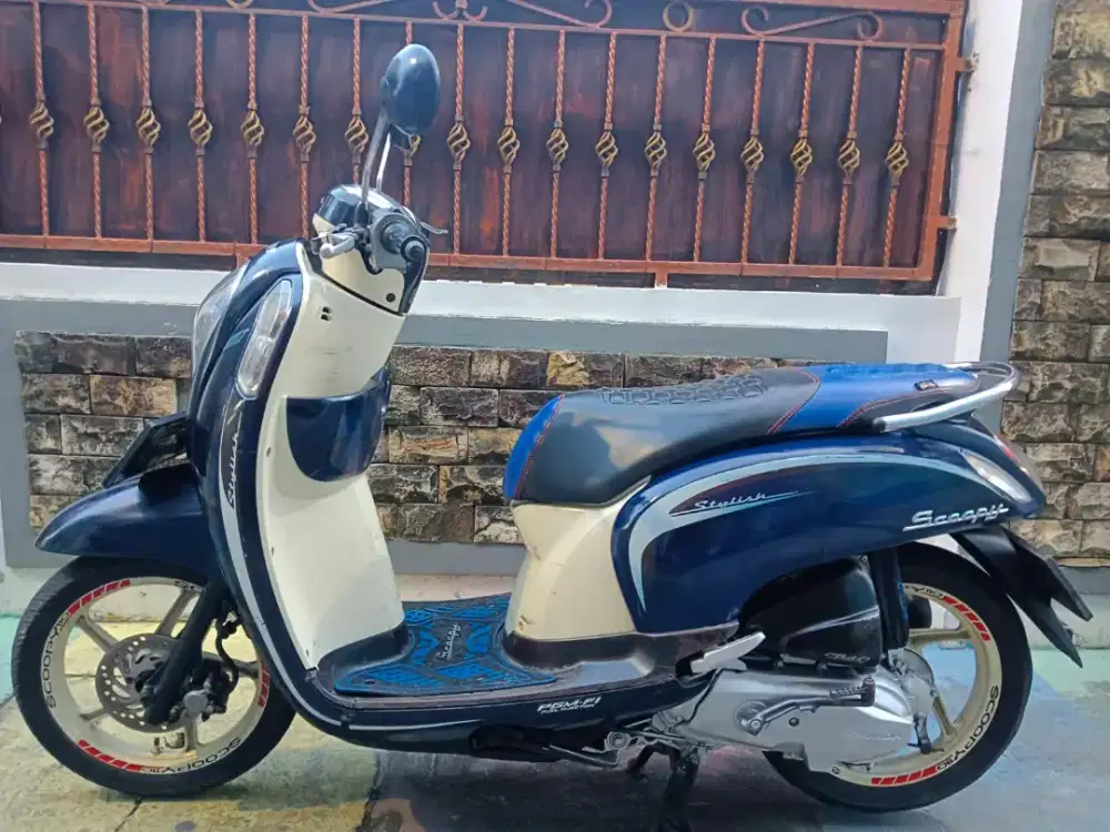 scoopy fi 2014 biru dongker mesin sehat body mulus