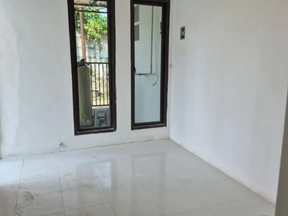 Rumah Di Cluster Pesona Karang Tengah Tangerang Luas 7x10,5 Posisi Hoek