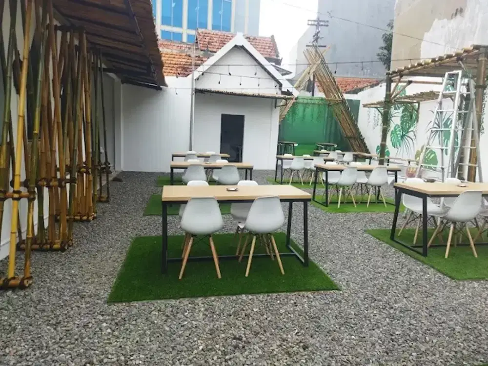 Komersial rumah usaha cafe Surabaya Pusat