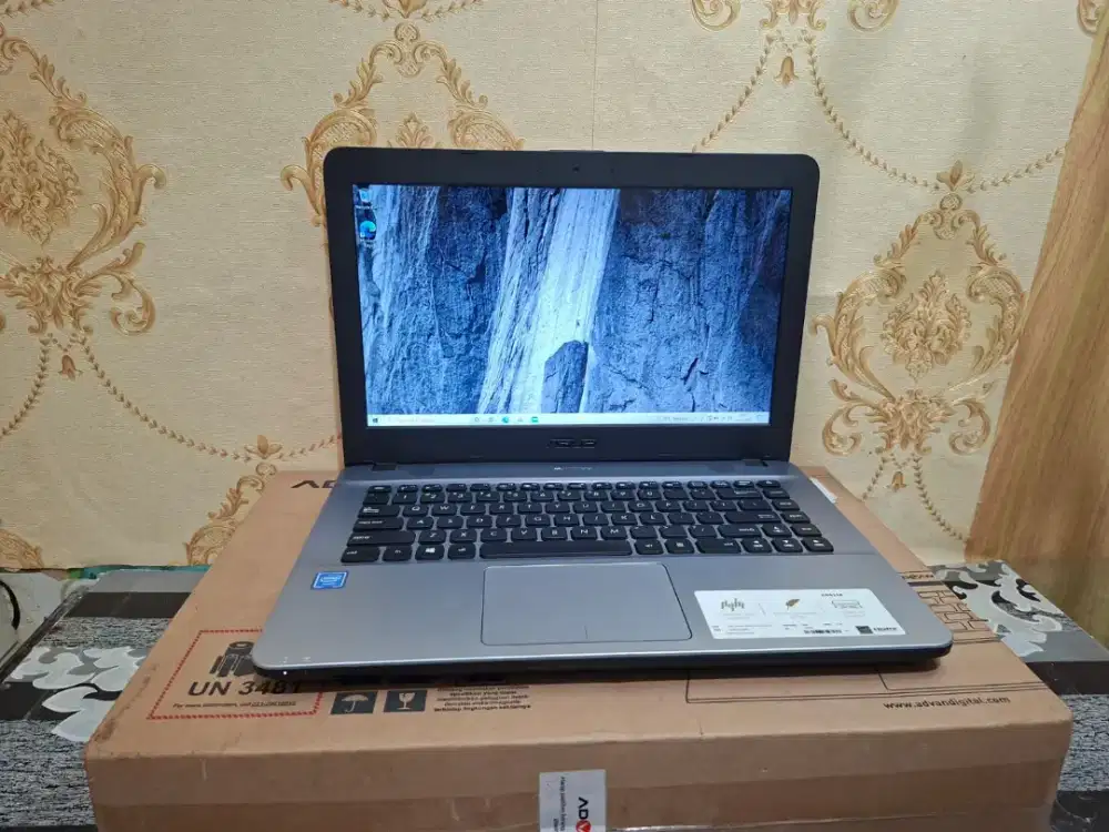Laptop Asus X441M •Pemakaian Wajar •Buat Zoom •Ms Office OK