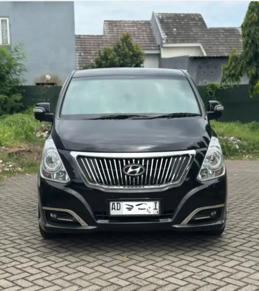Hyundai H1  2.4 XG AT 9 seater tahun 2018