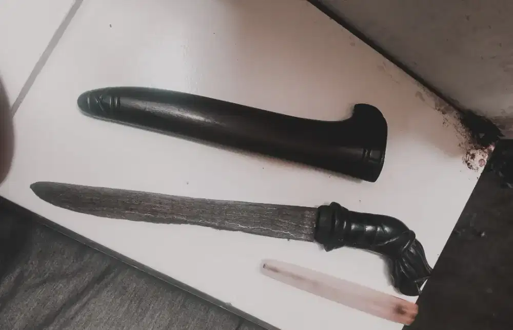 Keris / badik jaminan sepuh