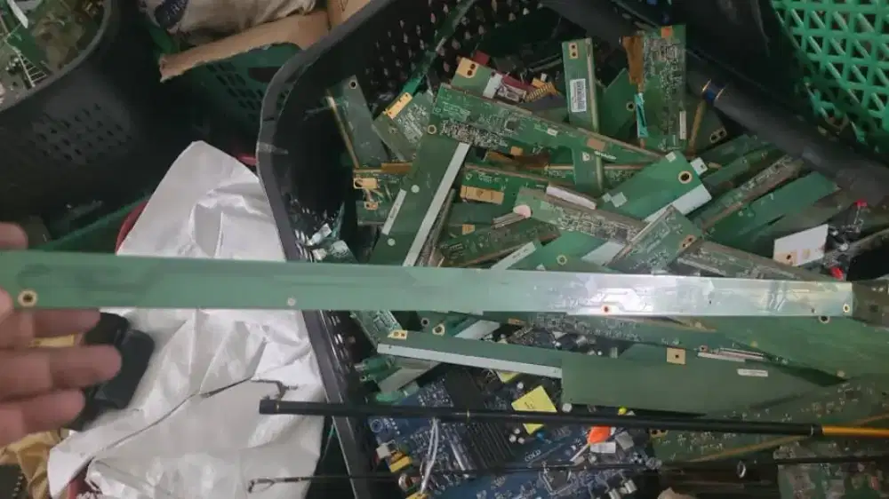 DICARI RAM/MAINBOARD KOMPT/LAPTOP