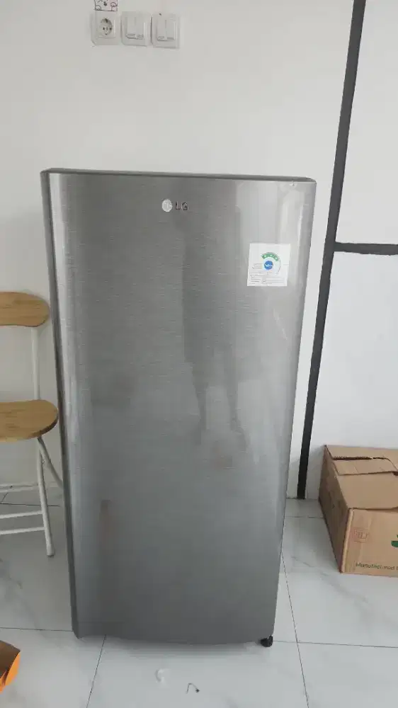 Kulkas 1 Pintu LG Y201