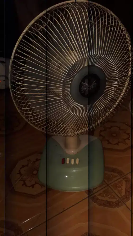 Jual aja kipas angin meja merk Maspion.Normal pemakaian aja.