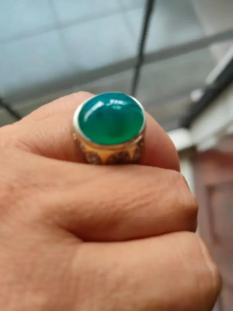 Cincin batu bacan coklat