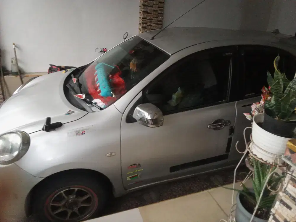 Nissan March 2012 Bensin