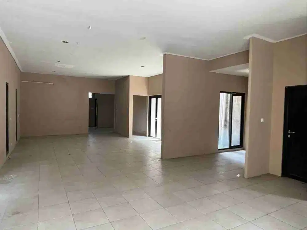 Disewakan Rumah Strategis di Sayap Karapitan