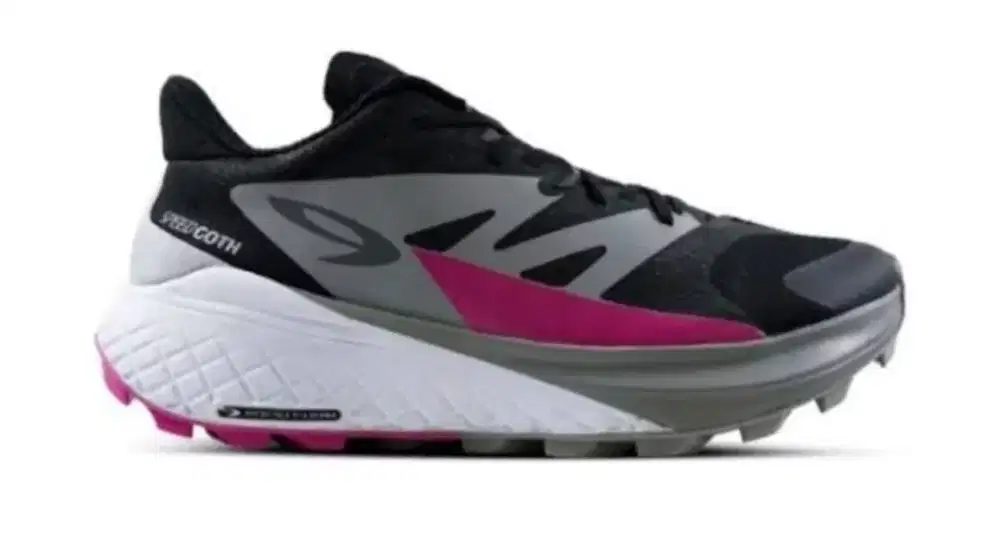 Sepatu jogging trail