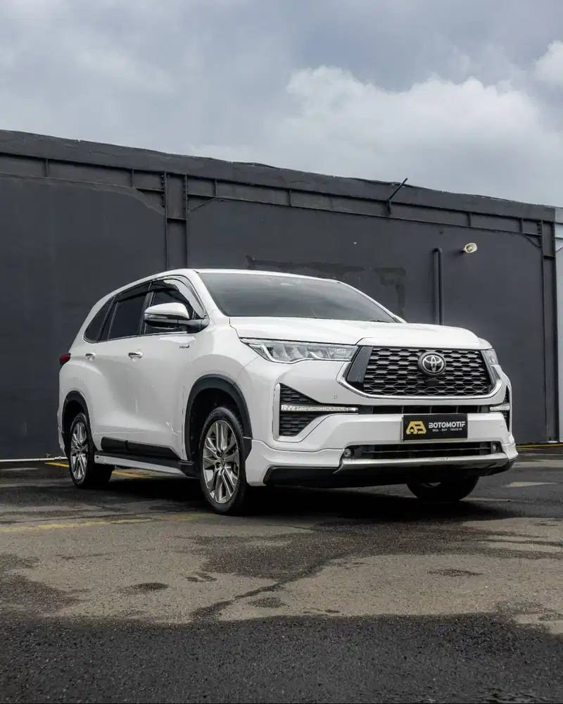 Toyota Kijang Innova Zenix 2.0 Q Hybrid Modellista 2024