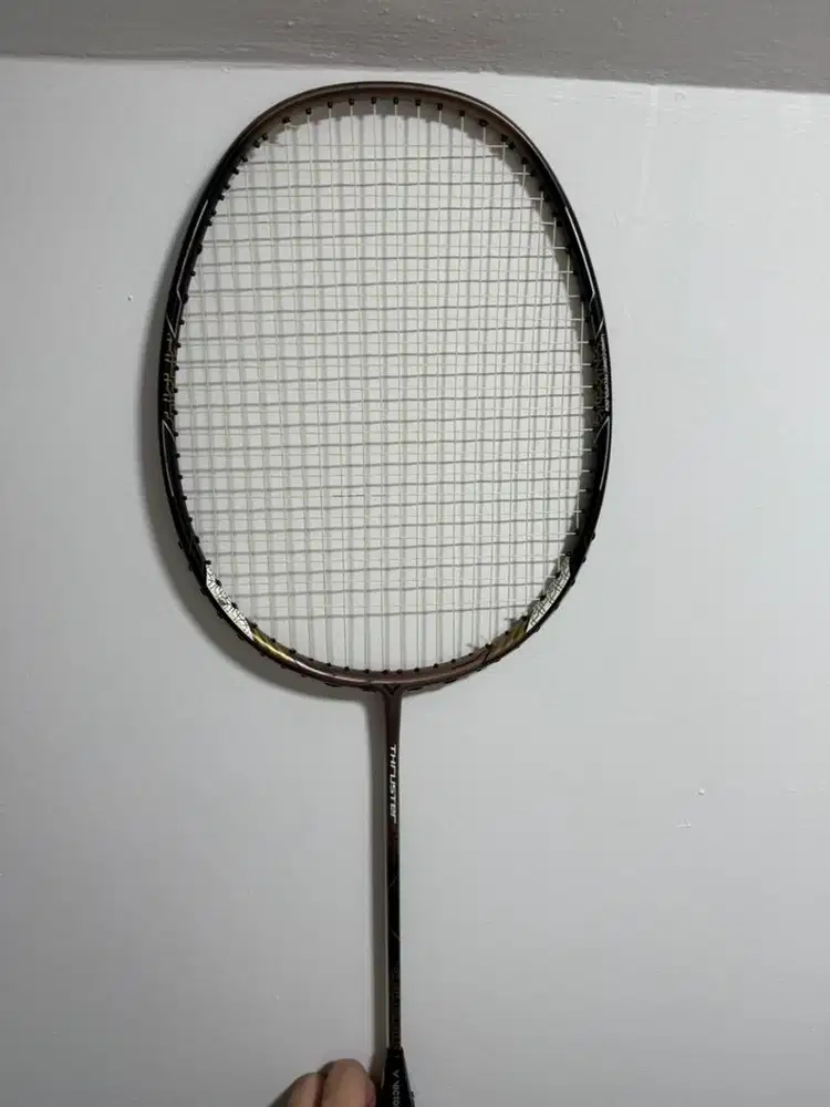 Raket Victor Thruster Hawk Murah