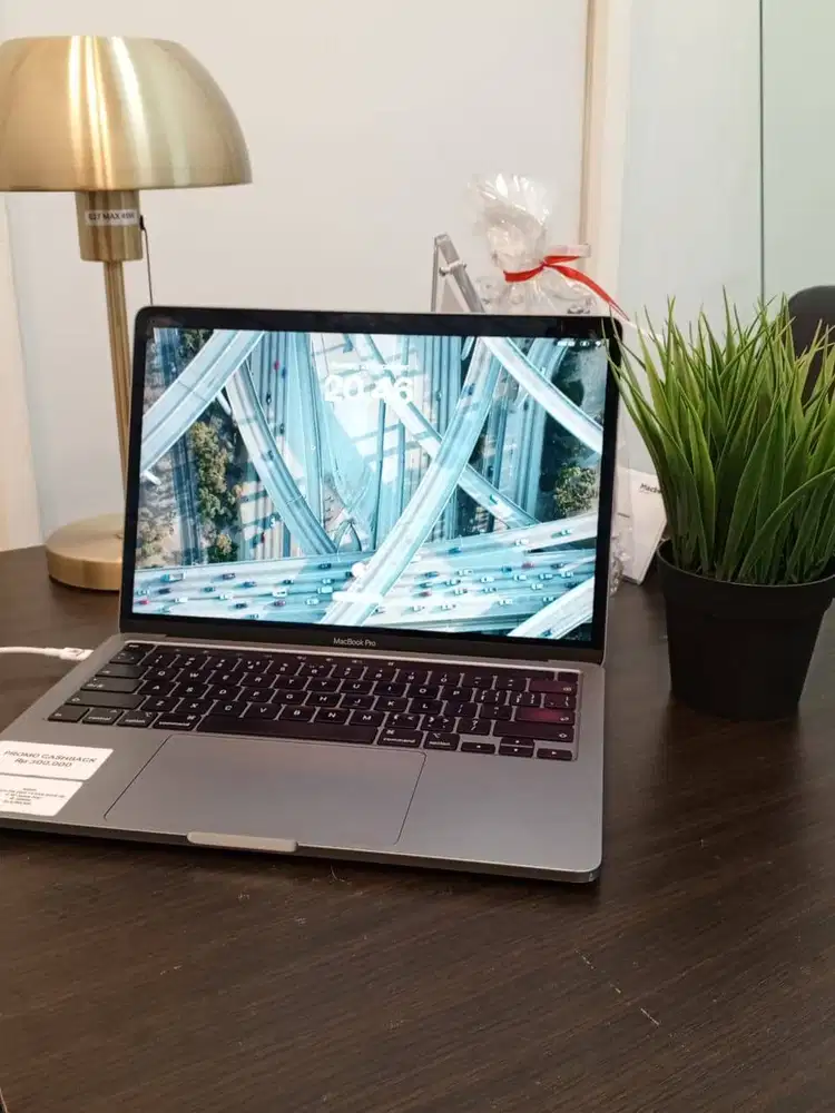 MacBook Pro 2020 RAM 8/256 GB i5 13 Space Grey