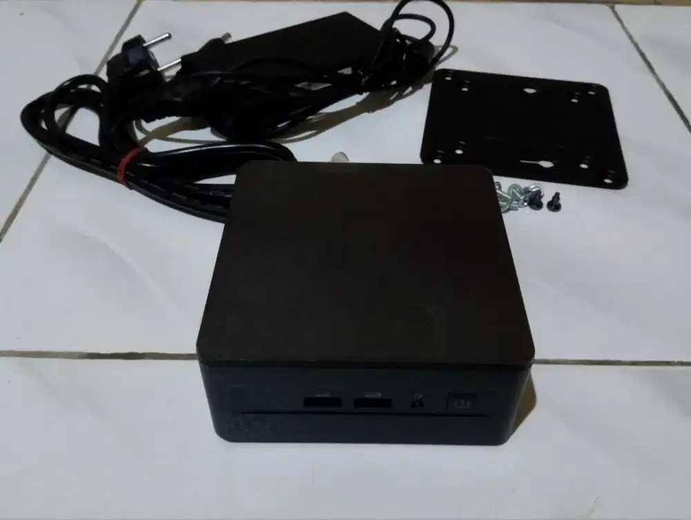 Mini PC Intel NUC 12WSHi5