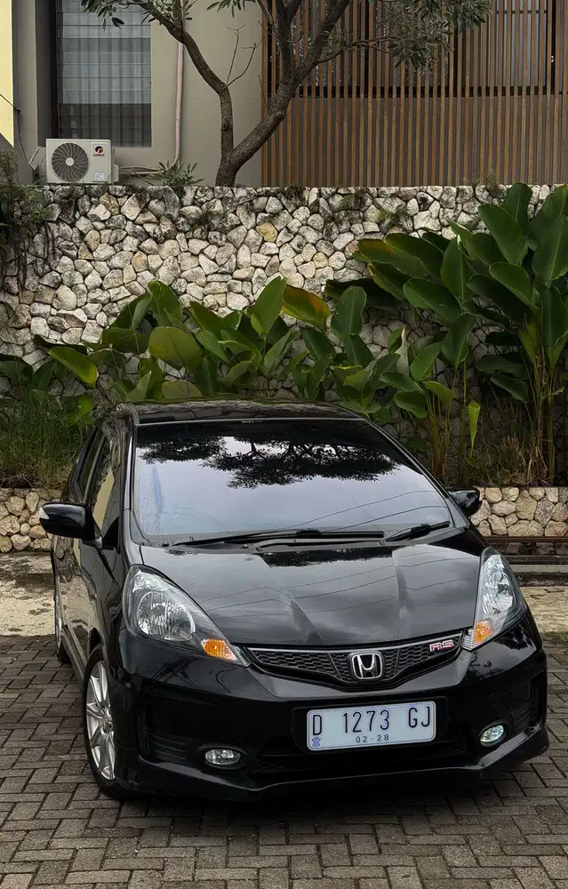 Honda Jazz GE8 RS MMC AT fullset pajak isi pakean pribadi mulus