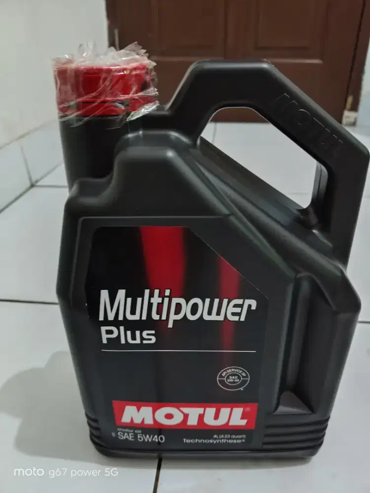 Oli motul SAE 5W-40 4L
