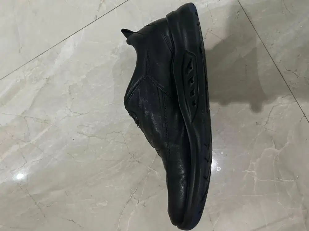 Sepatu pria crocodile