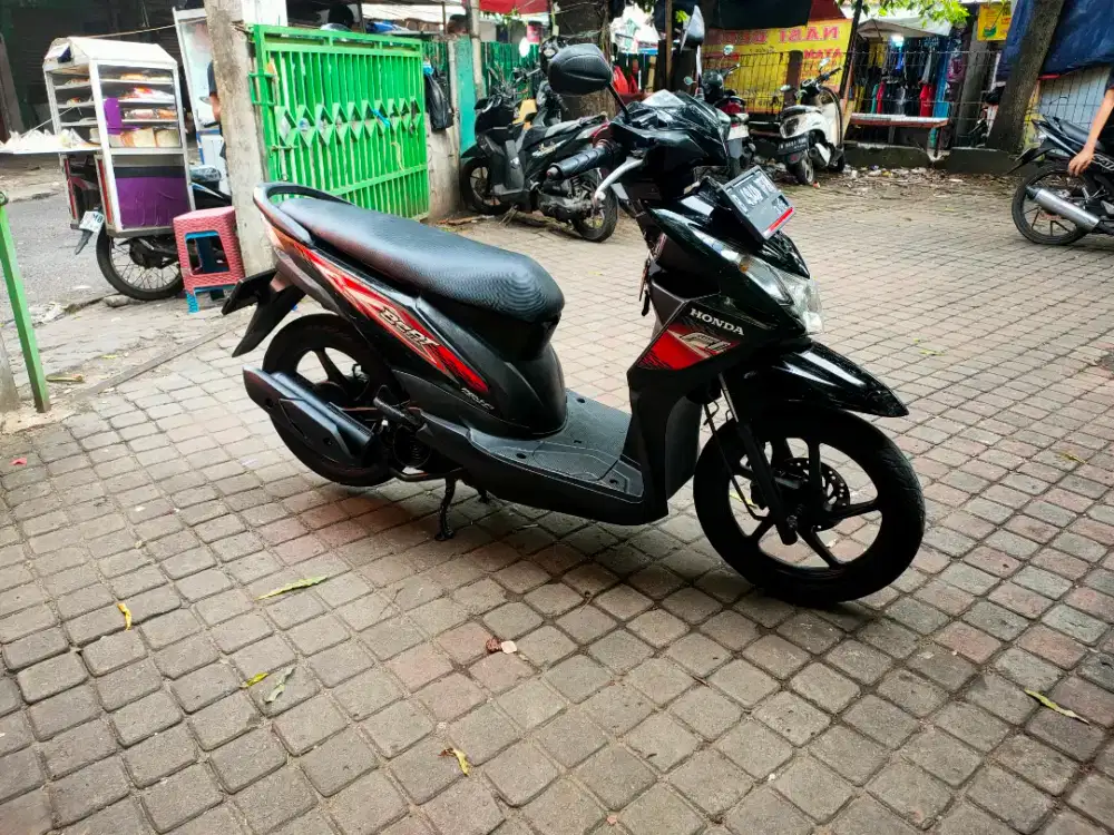 Honda Beat 110cc PGM-FI Tahun 2015
