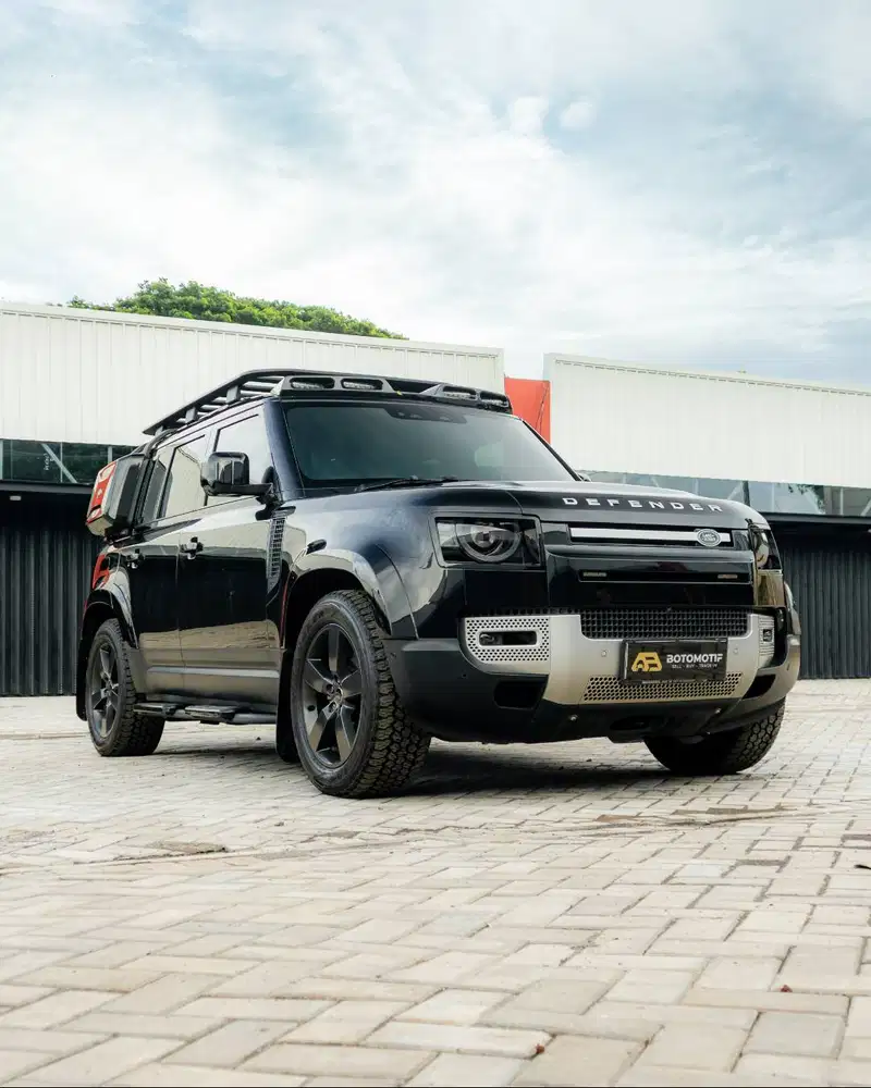 Land Rover Defender 110 SE P300 2022 Black