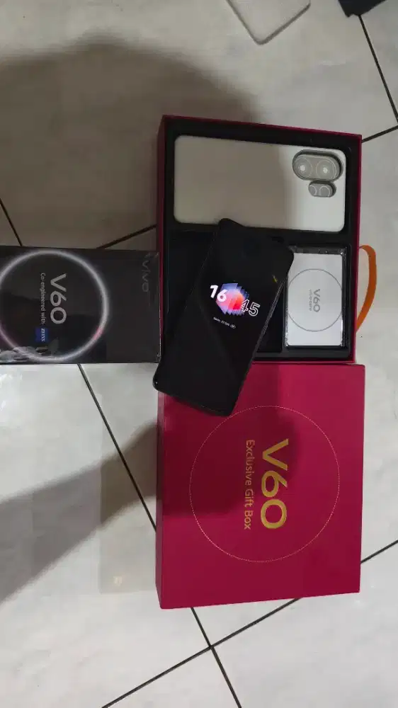 Vivo v60 12/512 Like New garansi 2027