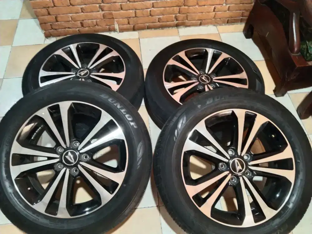 ORI Daitsu Terios ring 17 mulusss ban Dunllop masih 80%