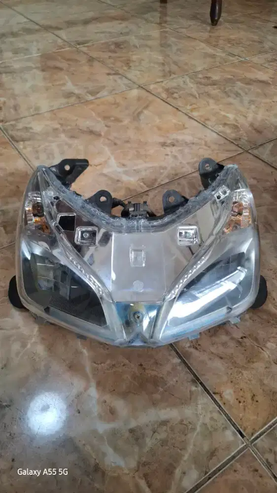 Reflektor lampu depan vario 110 fi [ stater halus ] Original / copotan